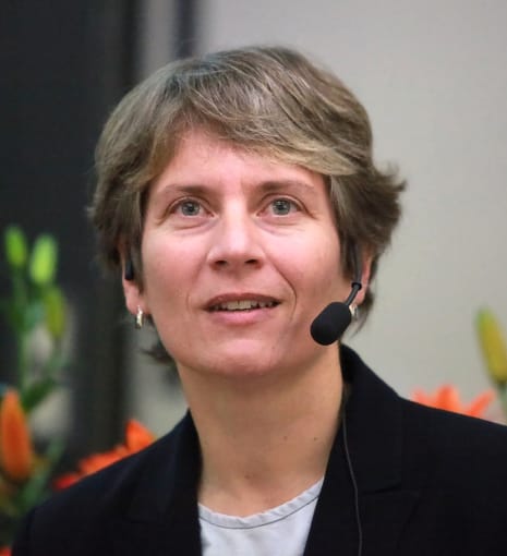 Carolyn Bertozzi, on 14 November 2011 at the Technical University of Darmstadt (Germany), during the Emanuel Merck Lectureship 2011. CREDIT: Armin Kübelbeck - Own work.